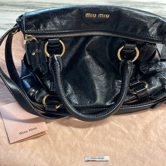 Miu Miu Bow Vitello Bag in Black w/ gold hardware - Picture 2 of 15